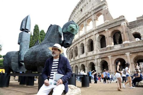 Gustavo Aceves, The artist, Installation view of Lapidarium - Mario Basilio