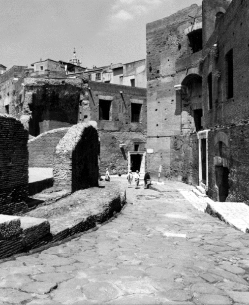 Il tratto centrale di via Biberatica oggi