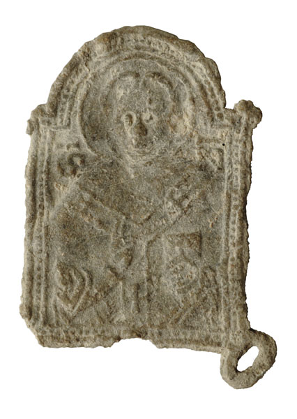 Insegna di pellegrinaggio con San Nicola da Bari. XIII-XIV secolo, (dal Convento di Sant’Urbano ai Pantani)