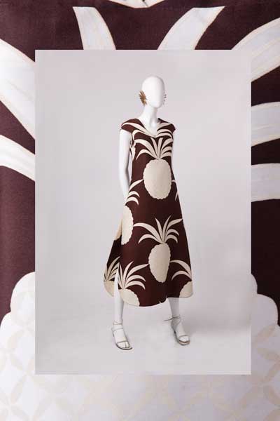 Krizia - Collezione 1970. Abito lungo in gazar di tripla marrone con stampa ananas. Collezione privata Giuseppina Angotzi