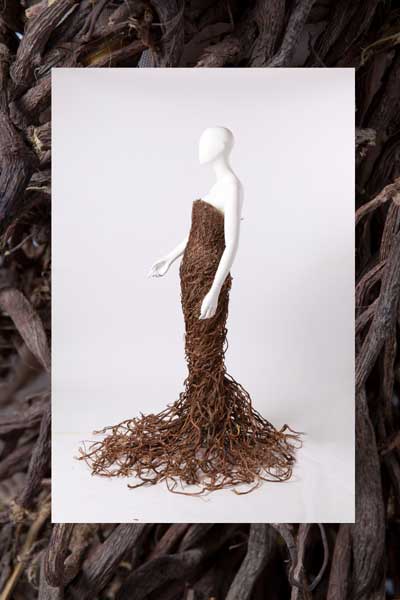 Tiziano Guardini - Collezione Natural Couture 2013. Abito scultura realizzato ricamato con radici di liquirizia della ditta Amarelli. Fa parte della personale Natural Haute Couture.  Courtesy Tiziano Guardini