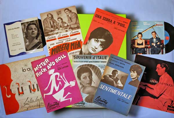 09. Vista parziale di una teca contenente disci e spartiti degli anni '60