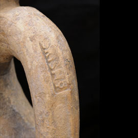 Particolare con bollo dell'anfora MT 7 Particolare con bollo dell'anfora MT 7