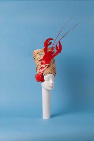 Patrizia Fabri per Antica Manifattura Cappelli - Collection Mediterraneo 2015. Cappello realizzato in paglia con decorazione in Parasisol e resina. Courtesy Patrizia Fabri
