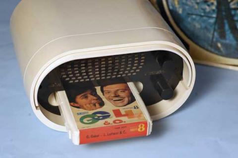 11. Lettore "Stereo 8" 11. Lettore "Stereo 8"