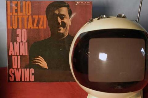 12. Televisore "space age" 12. Televisore "space age"